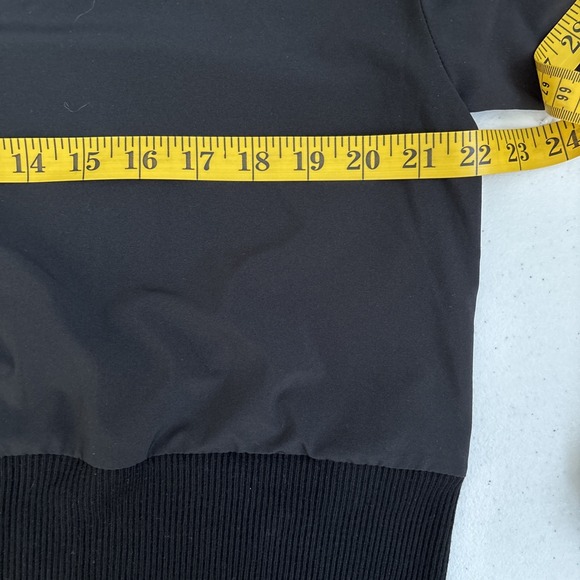 Athleta Women's Medium Cropped Black Lightweight Elevated Short Sleeve T-Shirt - Picture 11 of 12